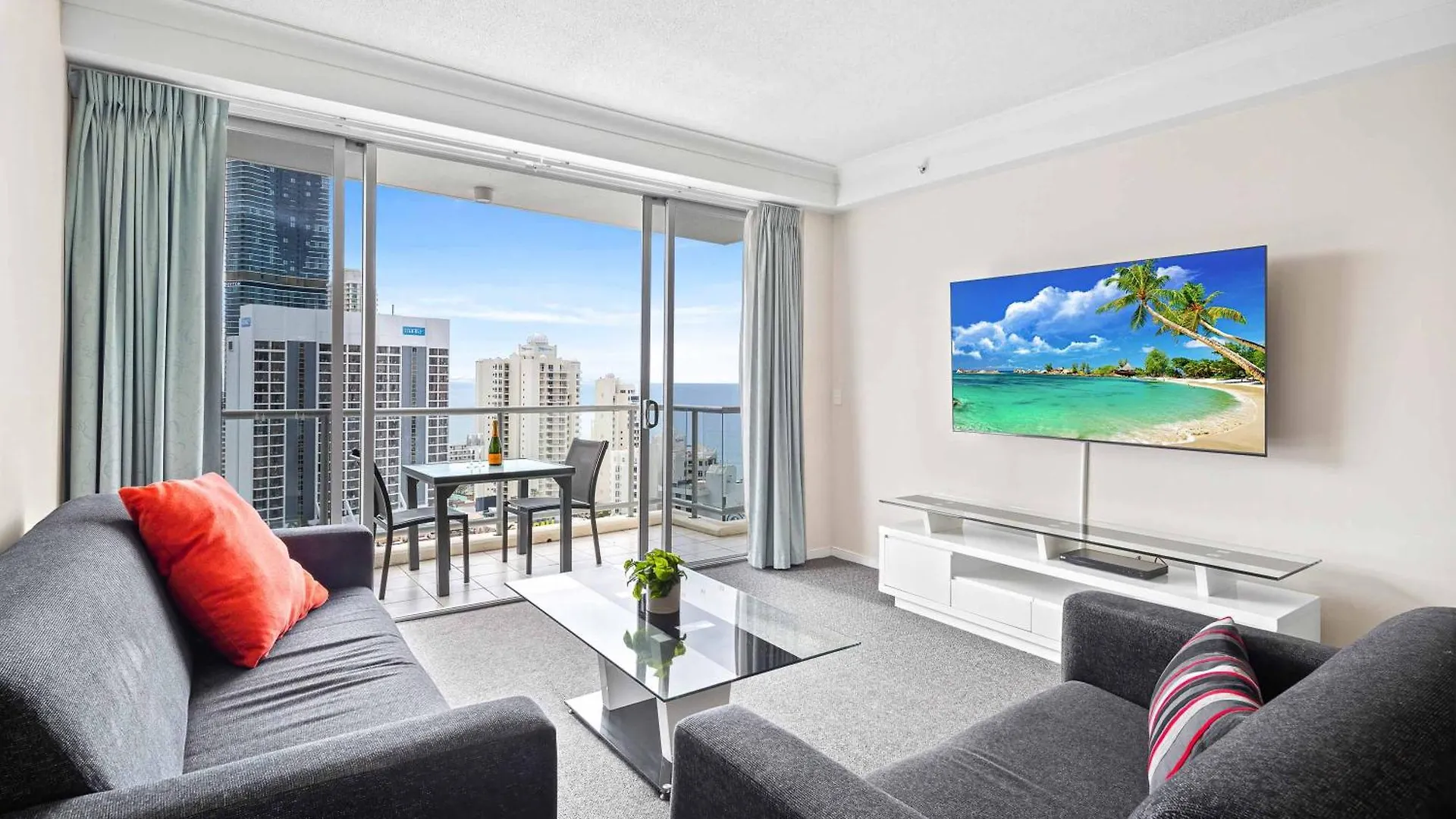 Holiday Holiday Chevron Renaissance Apartments Gold Coast