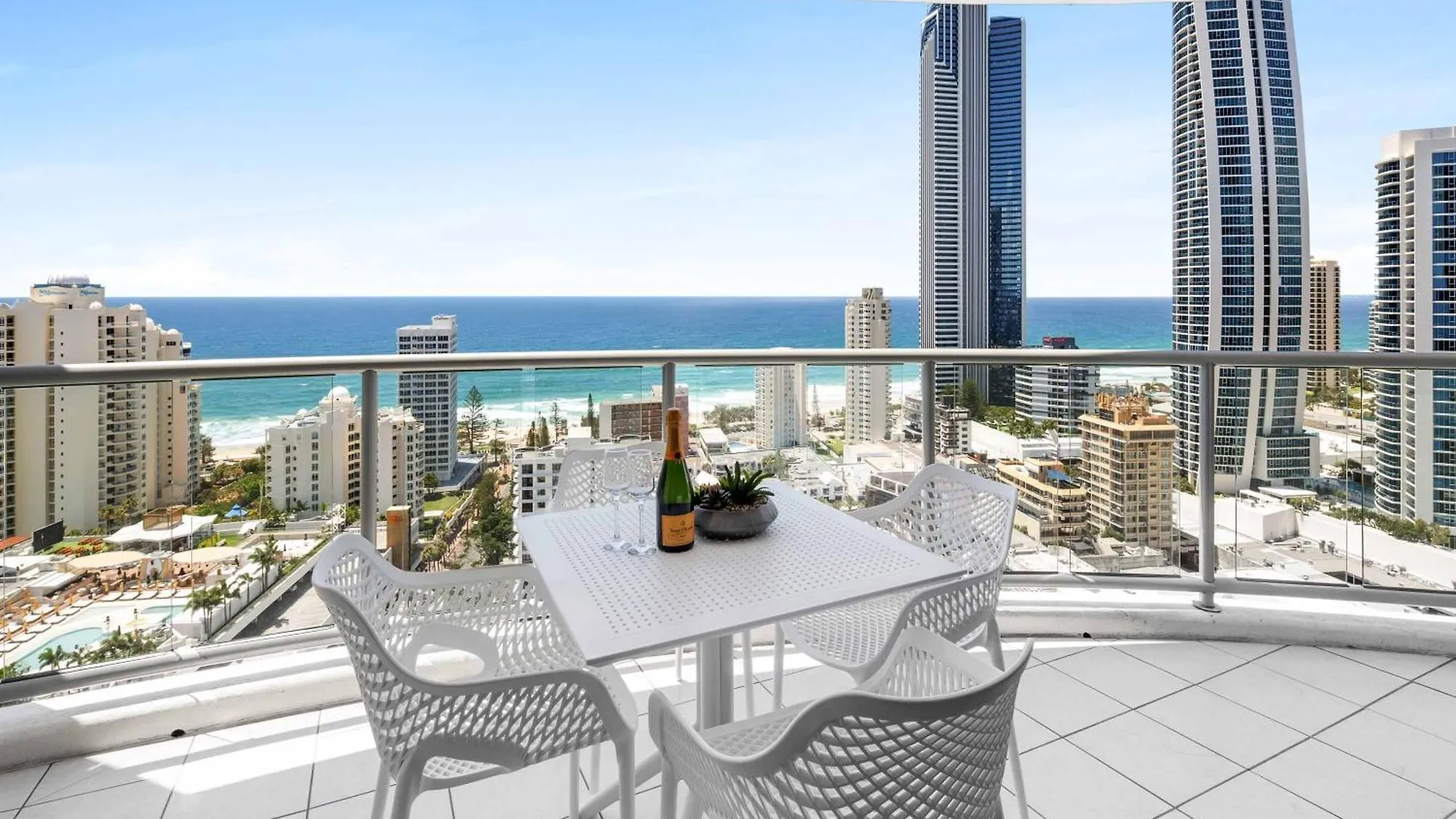 Holiday Holiday Chevron Renaissance Apartments Gold Coast
