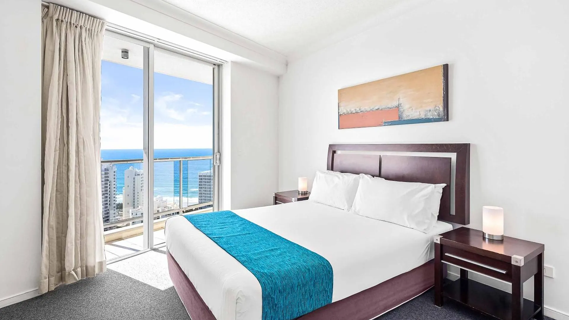 Holiday Holiday Chevron Renaissance Apartments Gold Coast Australië