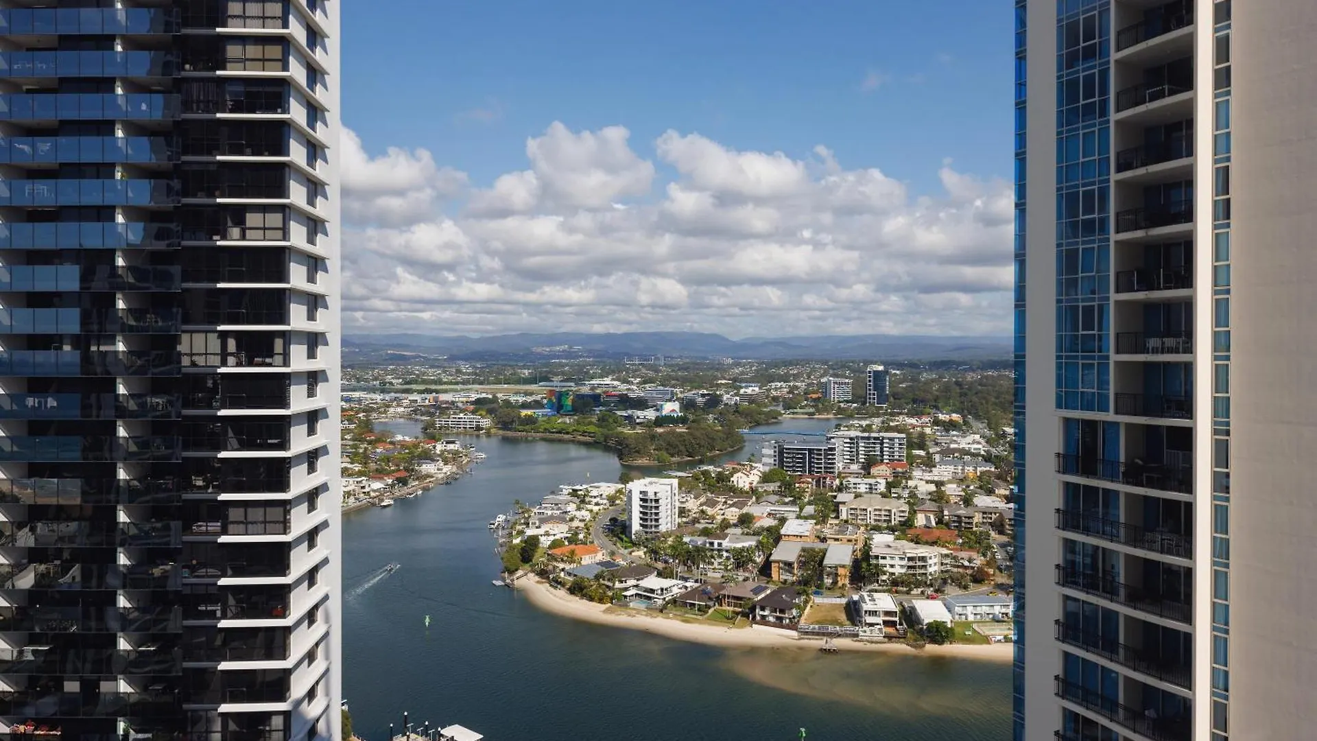 Holiday Holiday Chevron Renaissance Apartments Gold Coast